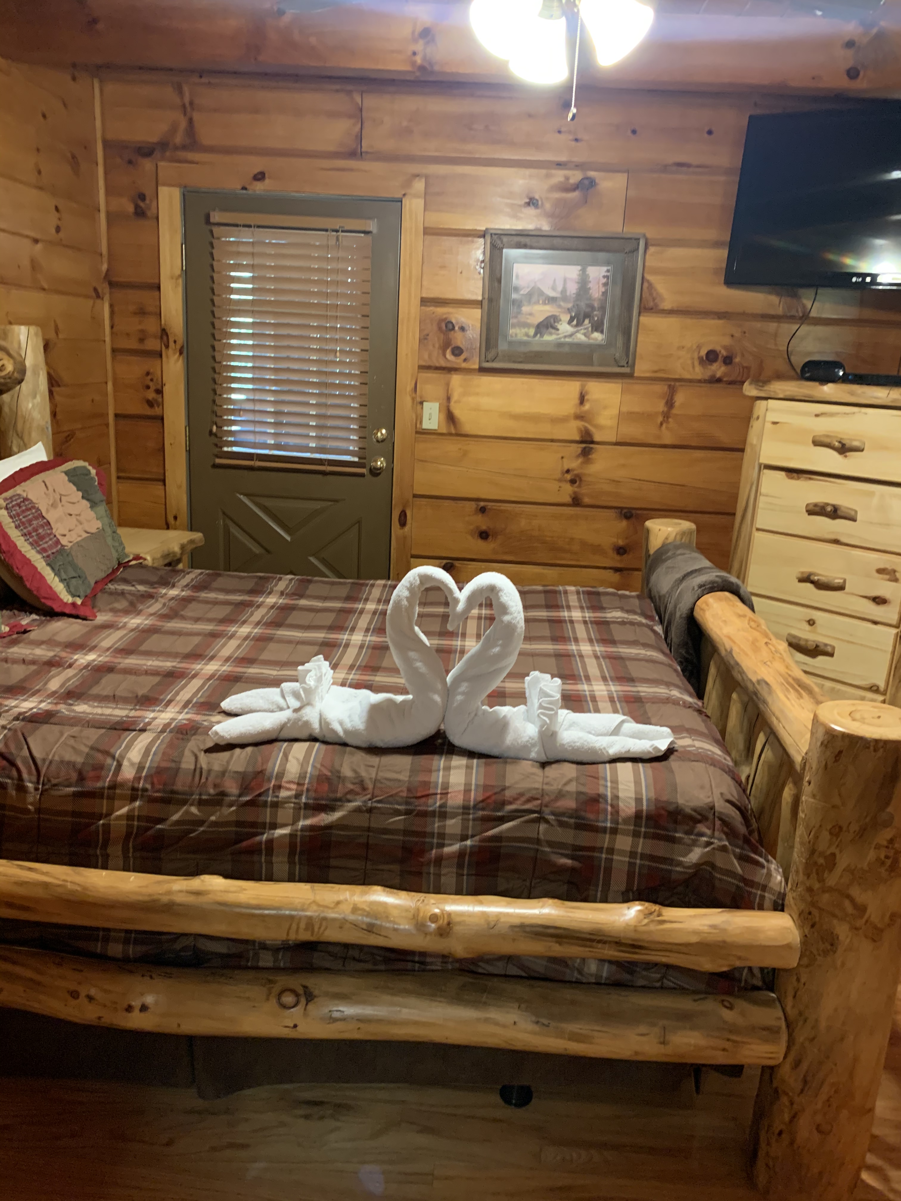 83C83DE4-F4B5-43A1-AAF4-3A8C04F54929