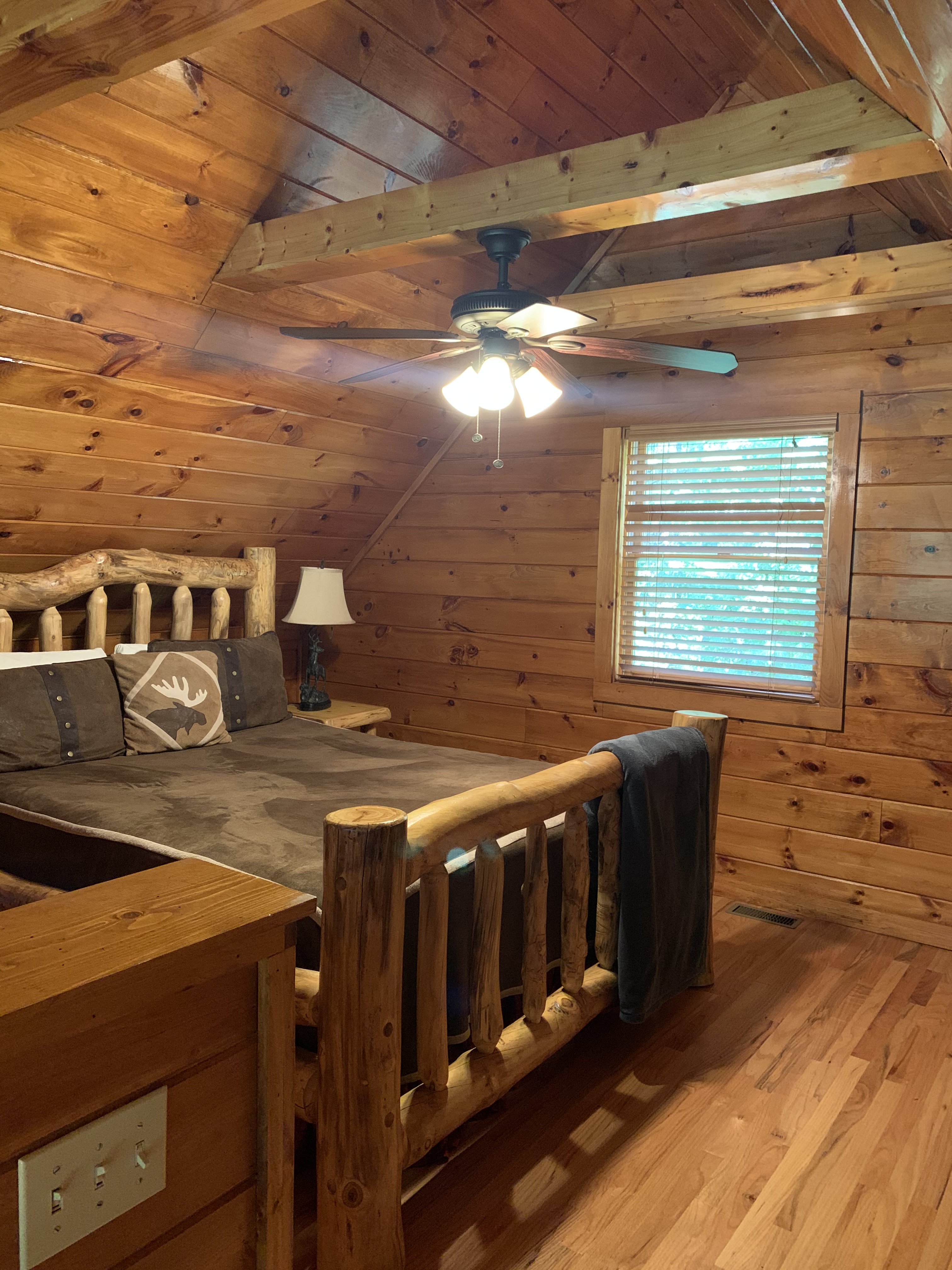 8889689F-17D2-4A8E-ADC0-0F4D5142F8E8